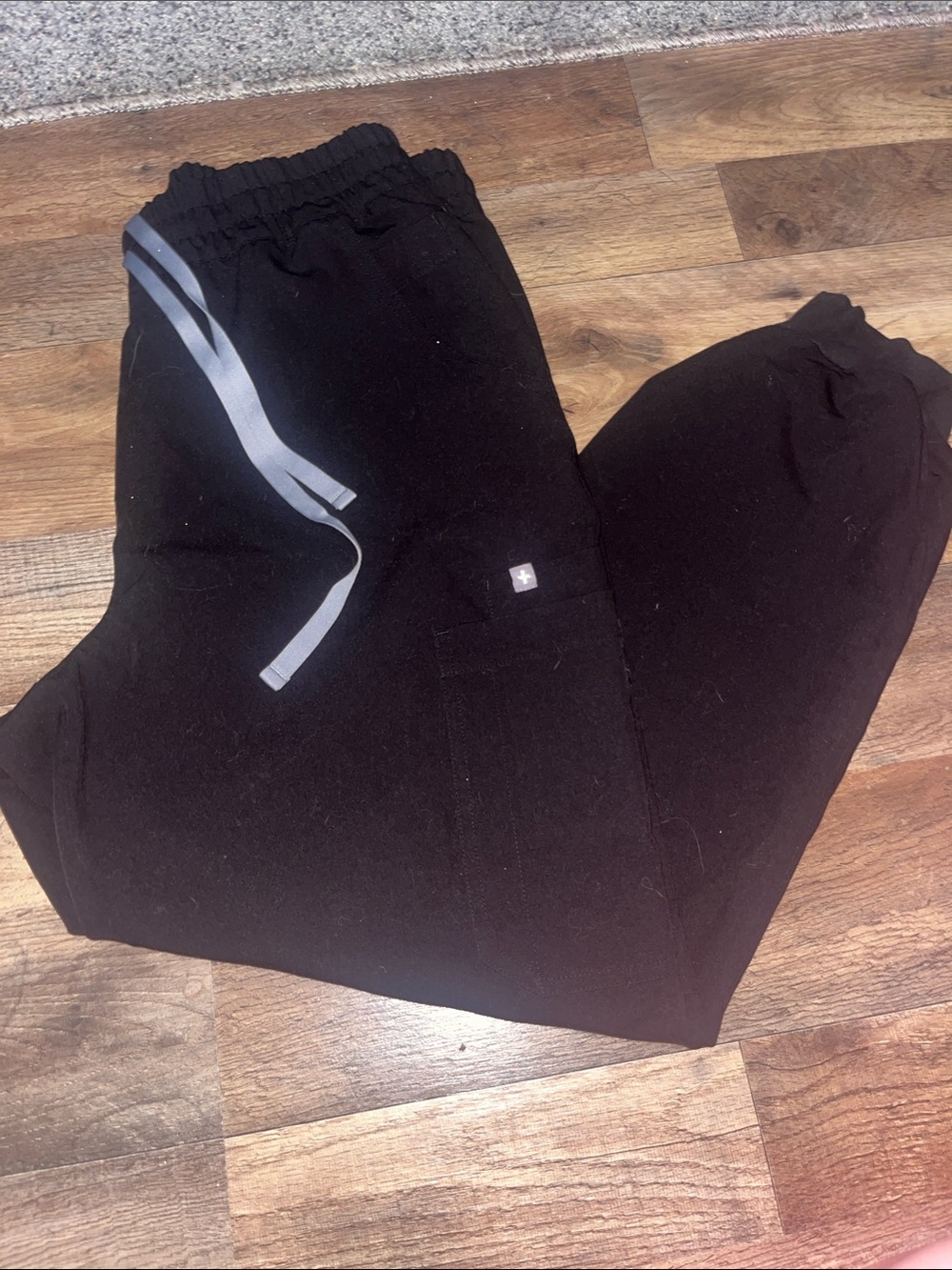 Women’s figs large black joggers
